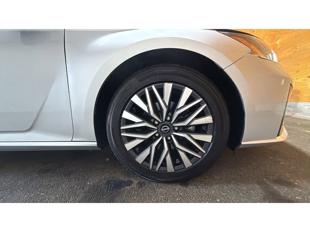 Used 2023 Nissan Altima 2.5 SV image 32