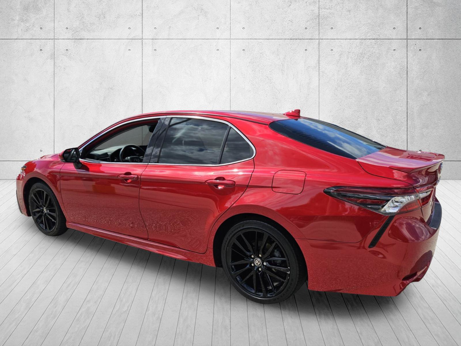 Used 2024 Toyota Camry XSE w/ Cold Weather Package FWD image 5