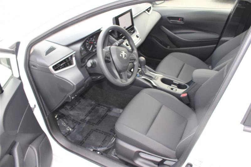 Used 2025 Toyota Corolla LE FWD image 8