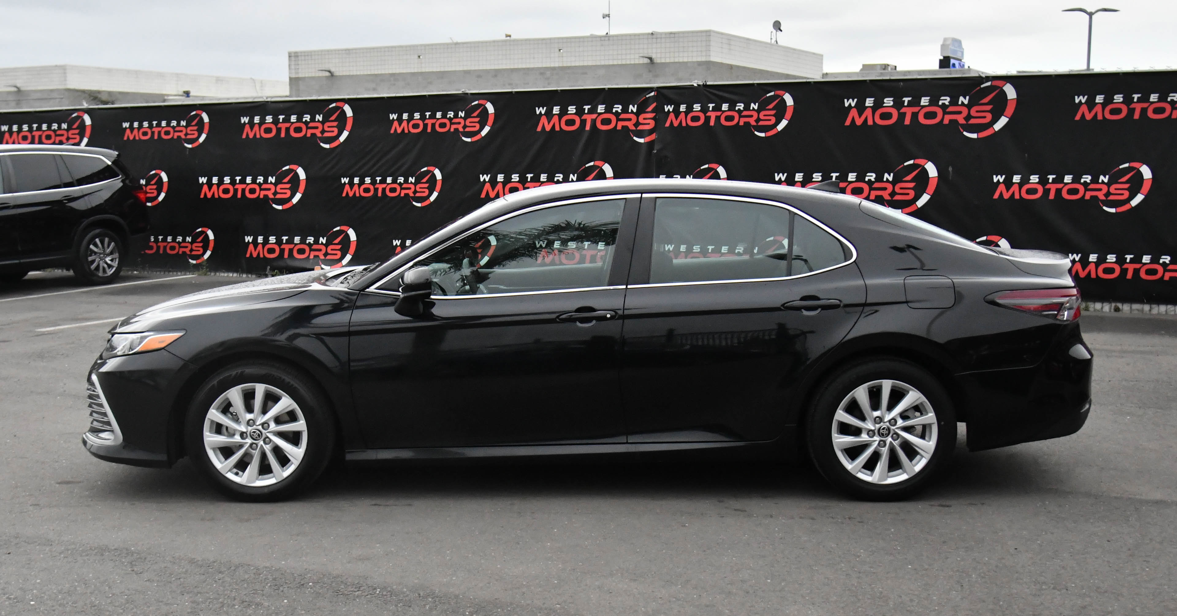 Used 2024 Toyota Camry LE image 4