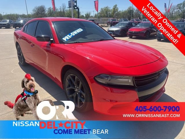 Used 2021 Dodge Charger SXT w/ Blacktop Package RWD image 7