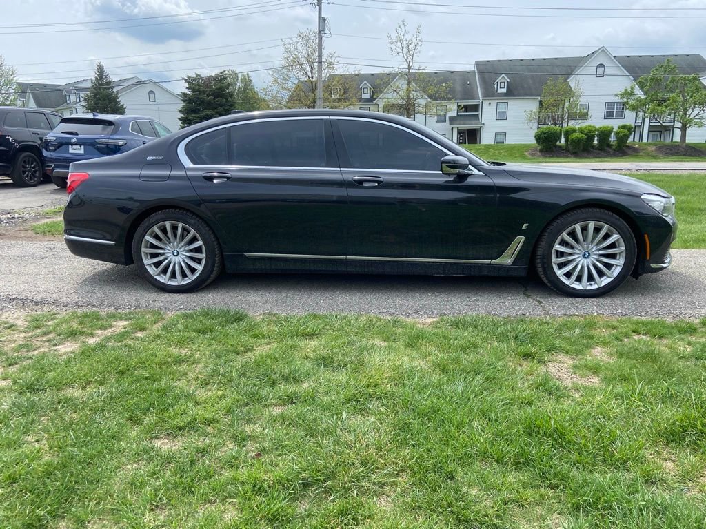 Used 2018 BMW 740e xDrive AWD/4WD image 6