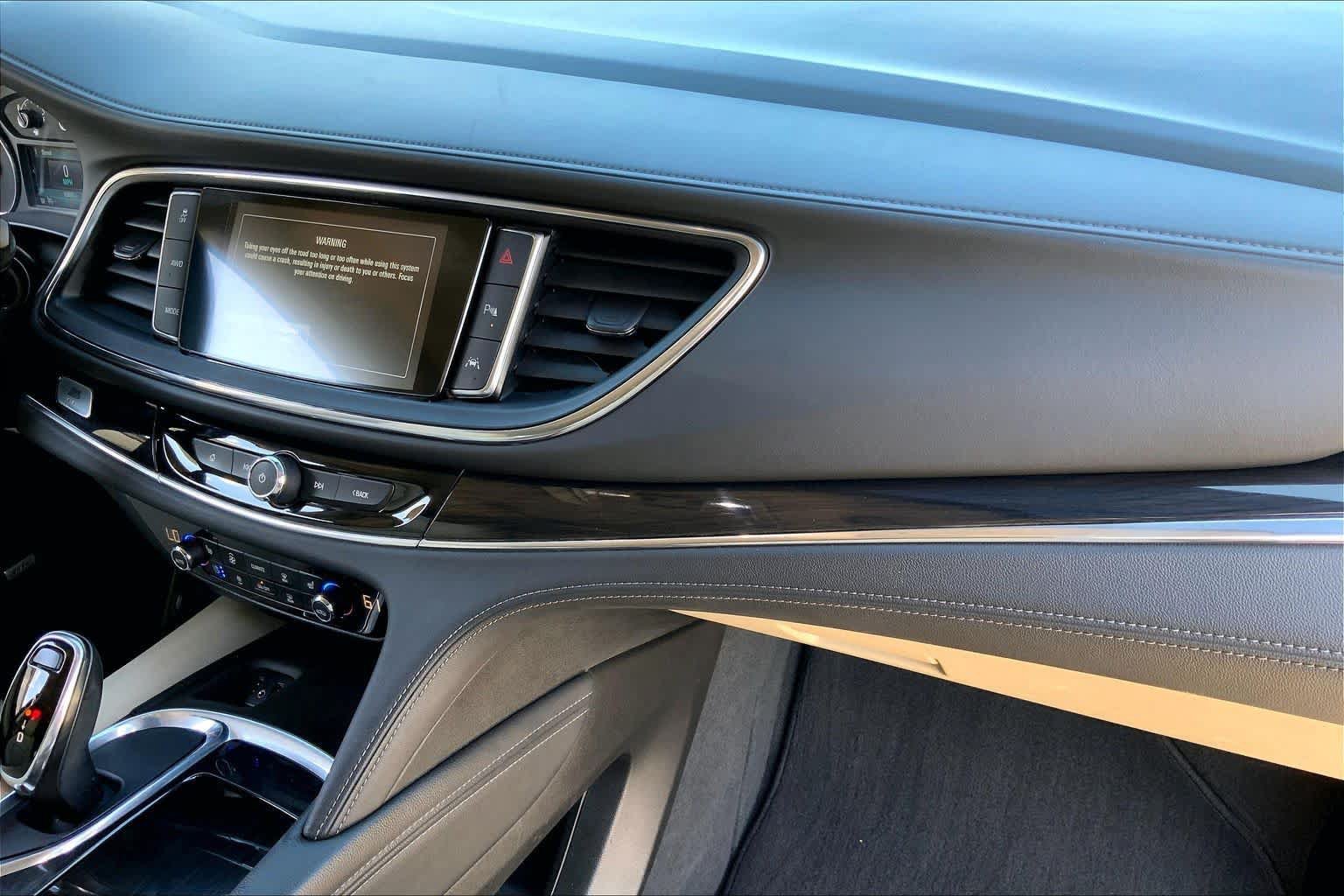 Used 2019 Buick Enclave Premium w/ Experience Buick Package AWD/4WD image 17