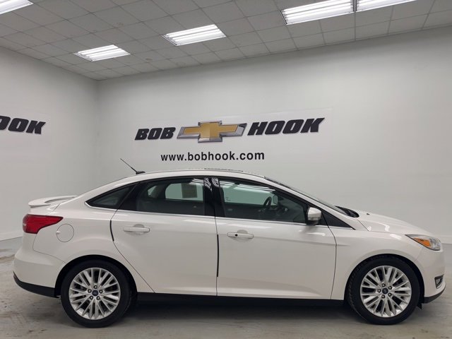 Used 2017 Ford Focus Titanium w/ Titanium Technology Package image 4