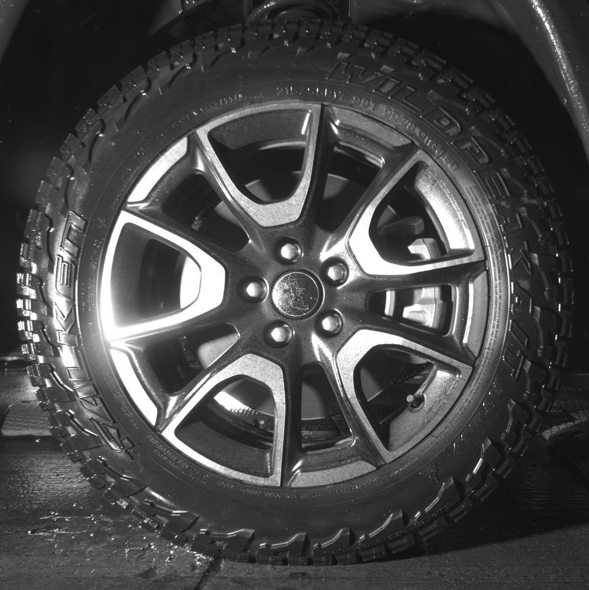 Used 2025 Jeep Compass Trailhawk AWD/4WD image 13
