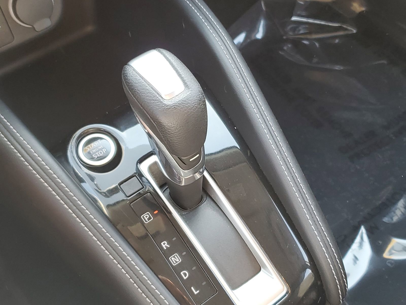 Used 2018 Nissan Kicks SV image 31