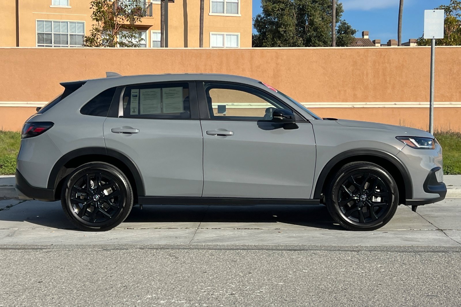 Used 2025 Honda HR-V Sport image 3