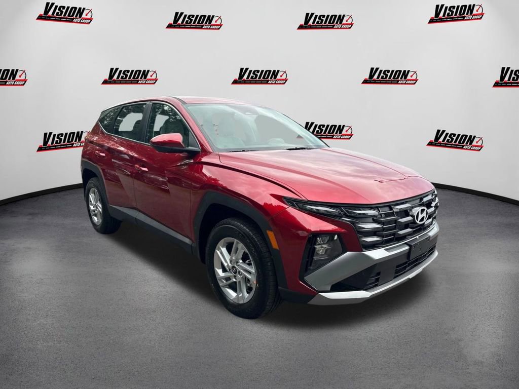 Used 2025 Hyundai Tucson SE video 3