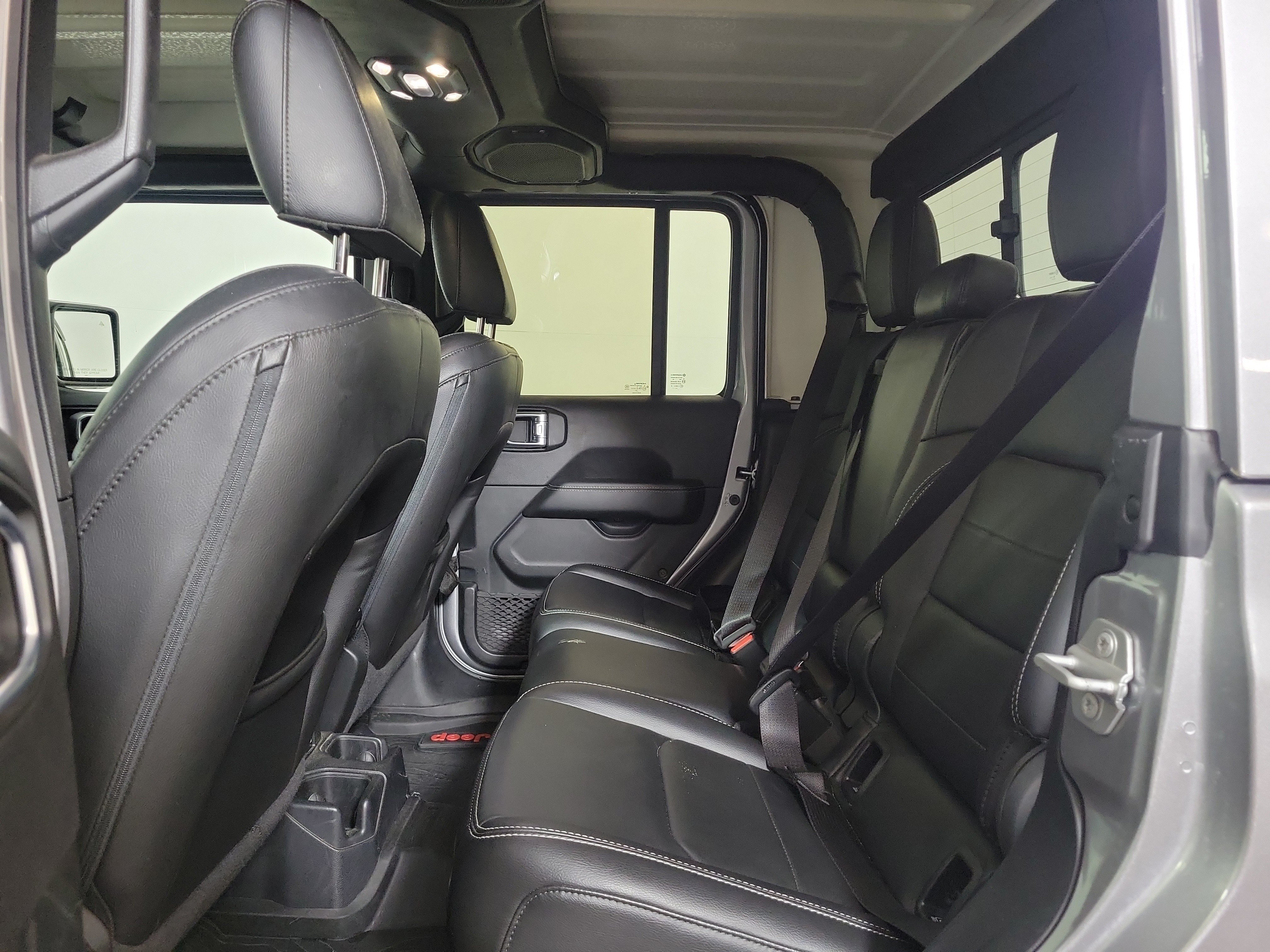 Used 2020 Jeep Gladiator Overland AWD/4WD image 23