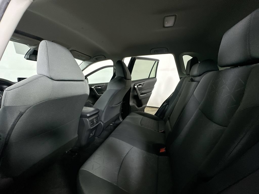 Used 2022 Toyota RAV4 XLE AWD/4WD image 15