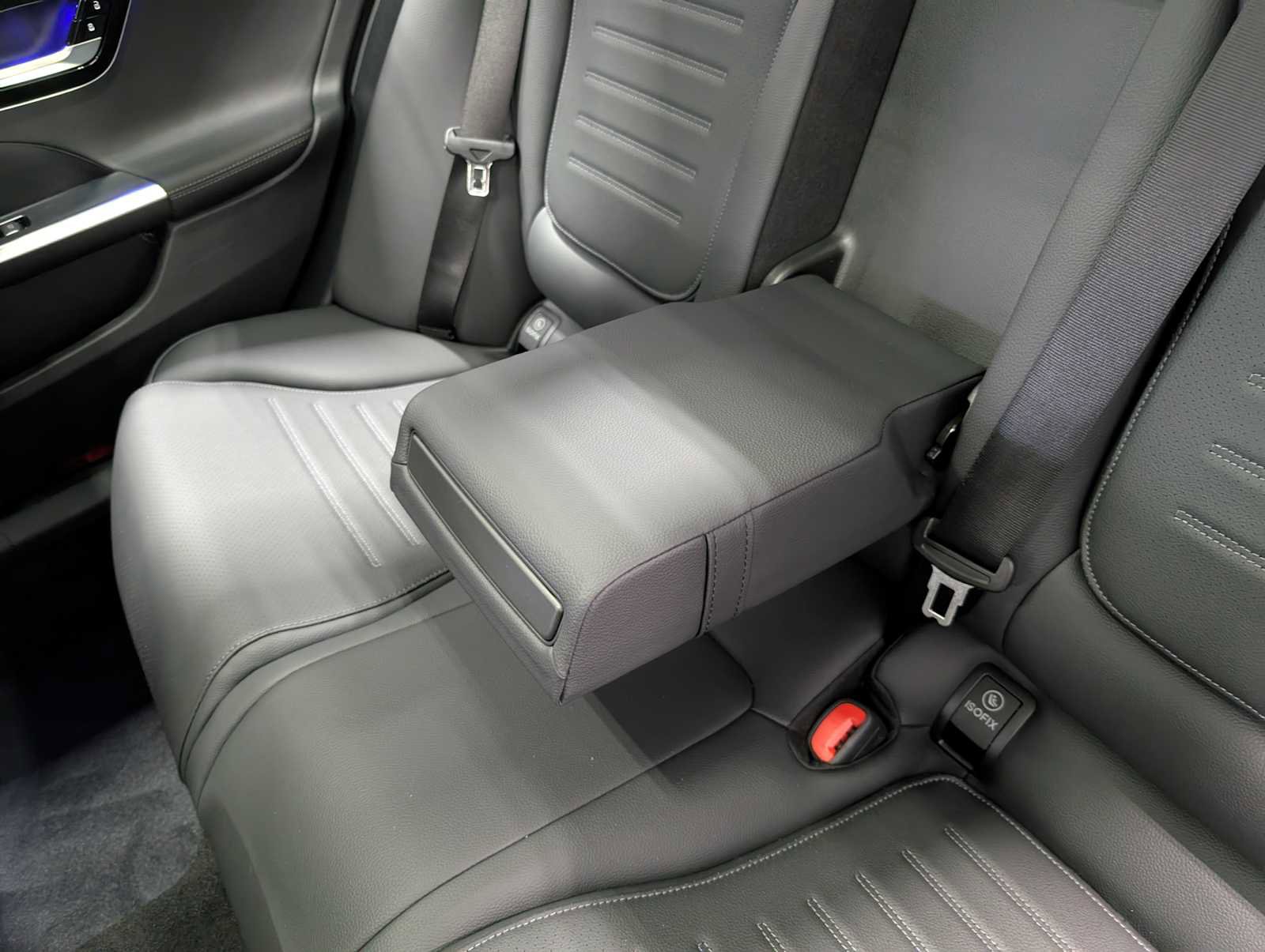 New 2025 Mercedes-Benz C 300 4MATIC Sedan image 22