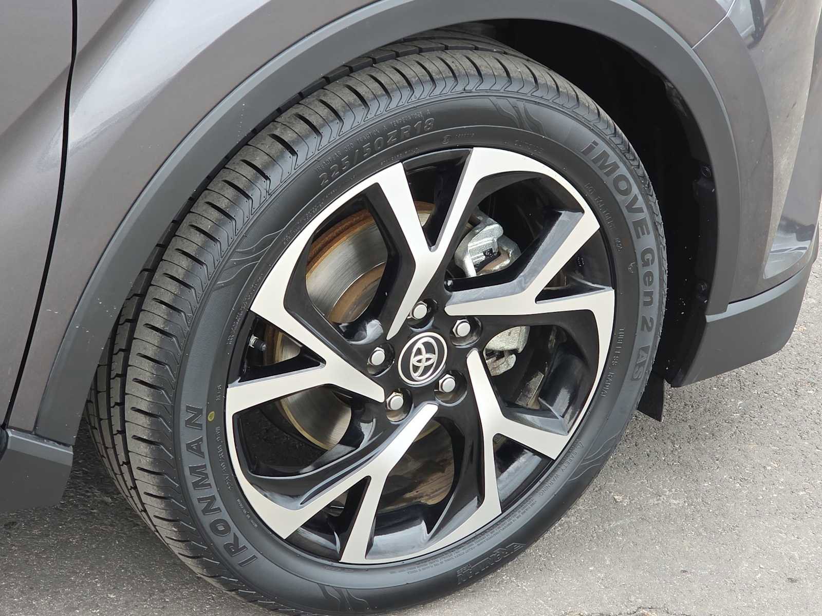 Used 2019 Toyota C-HR XLE image 12