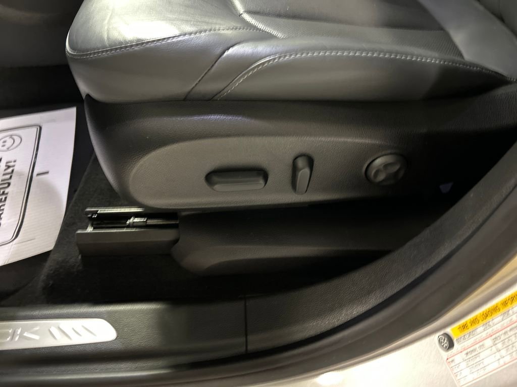 Used 2019 Buick Envision Essence image 13