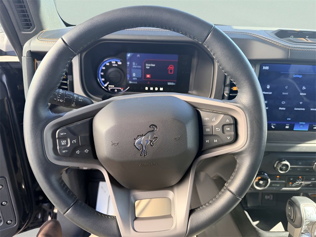 Used 2024 Ford Bronco Badlands image 15