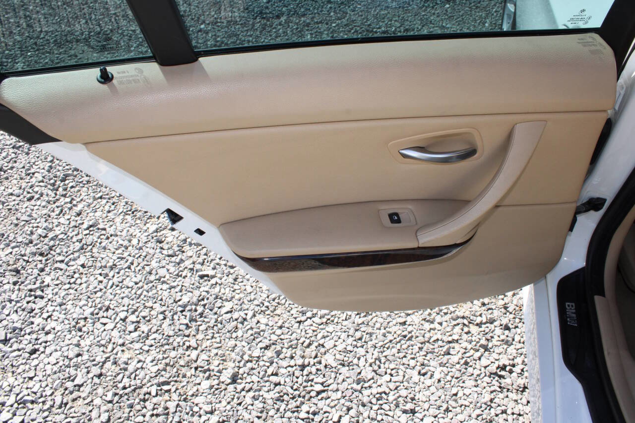 Used 2006 BMW 325xi Sedan image 22