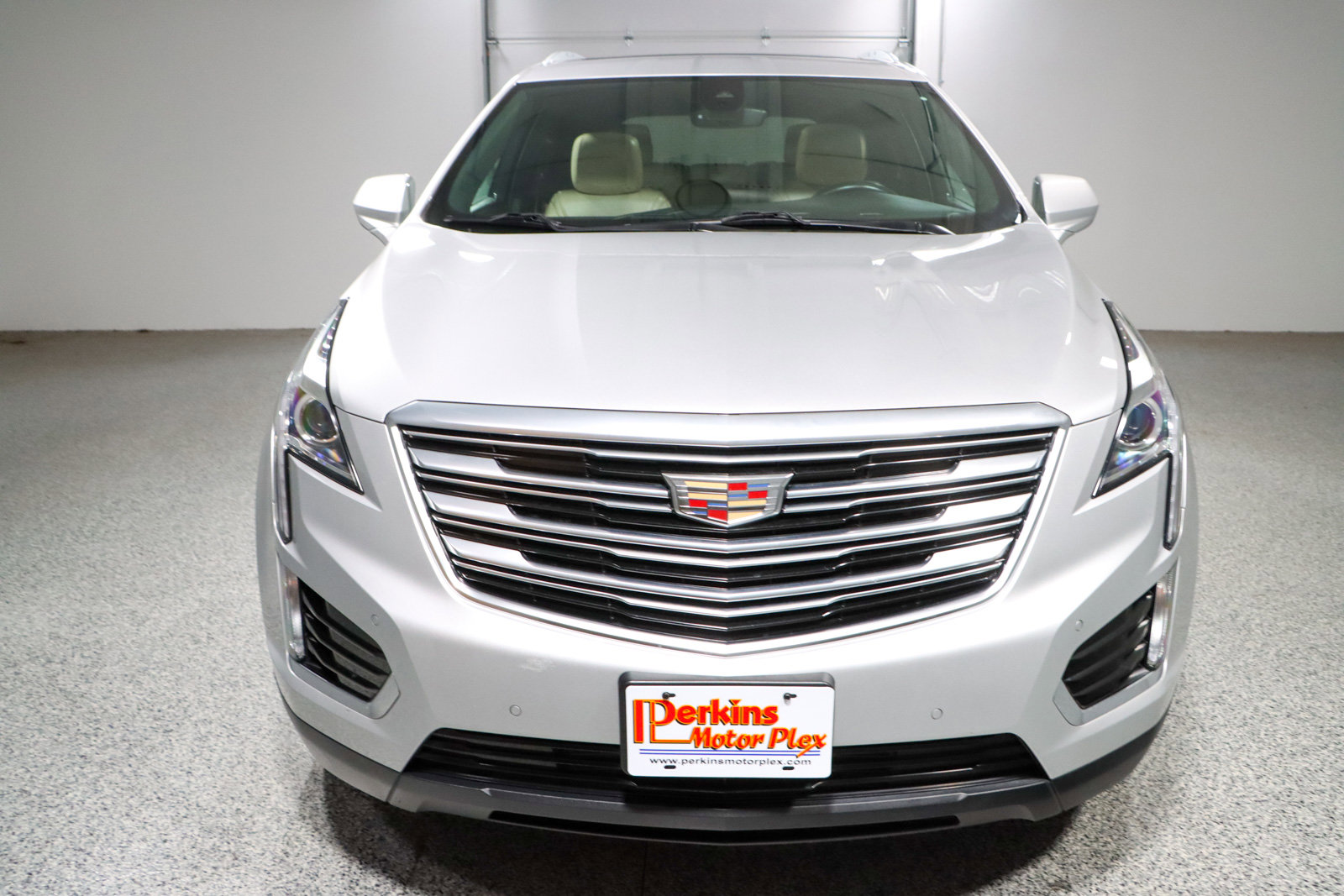 Used 2018 Cadillac XT5 Luxury w/ Driver Awareness Package image 4