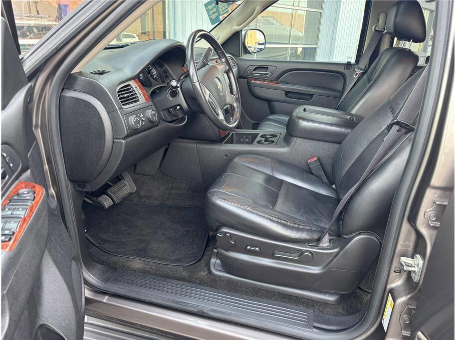 Used 2012 Chevrolet Tahoe LT image 11