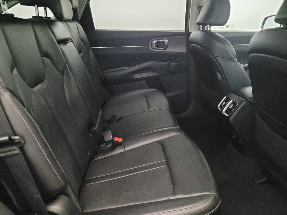Used 2023 Kia Sorento S w/ Panoramic Sunroof Package image 19