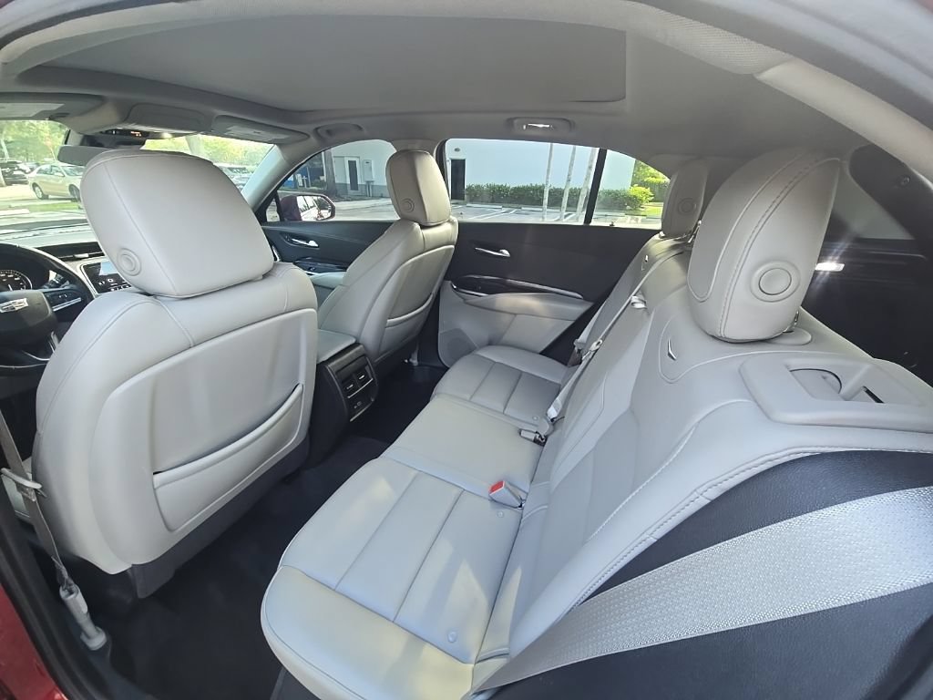 Used 2020 Cadillac XT4 Luxury FWD image 28