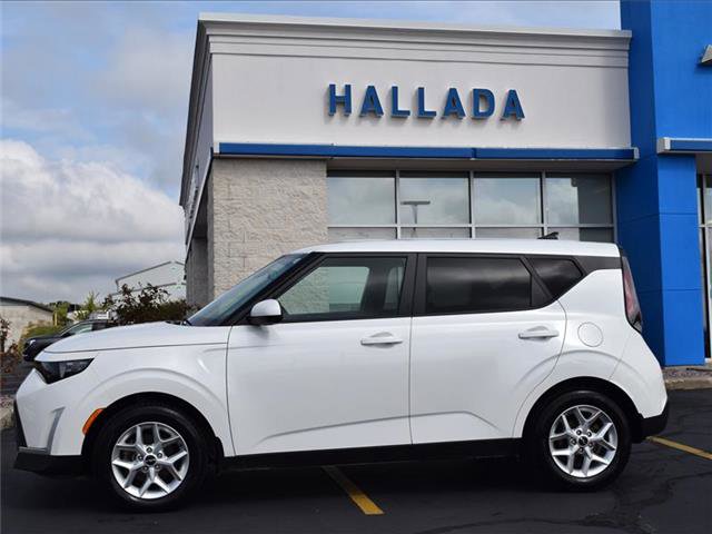 Used 2023 Kia Soul LX w/ LX Technology Package image 8