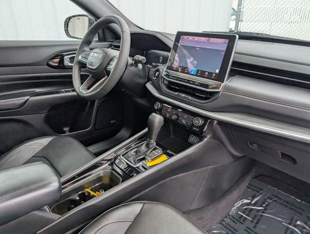 Used 2023 Jeep Compass High Altitude w/ Driver Assist Group I image 33