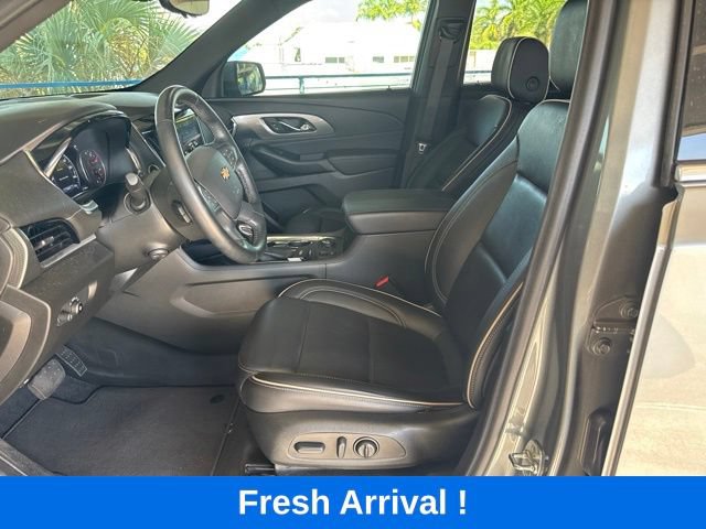 Used 2023 Chevrolet Traverse Premier FWD image 2