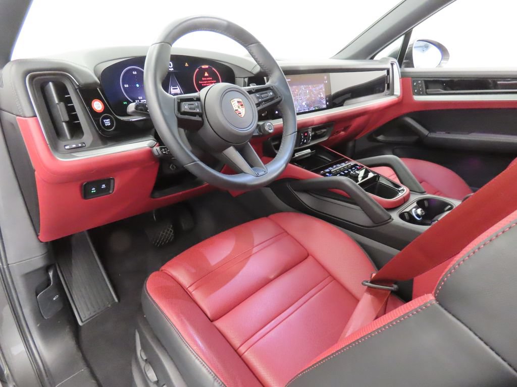 Certified 2026 Porsche Cayenne E-Hybrid Coupe AWD/4WD image 4