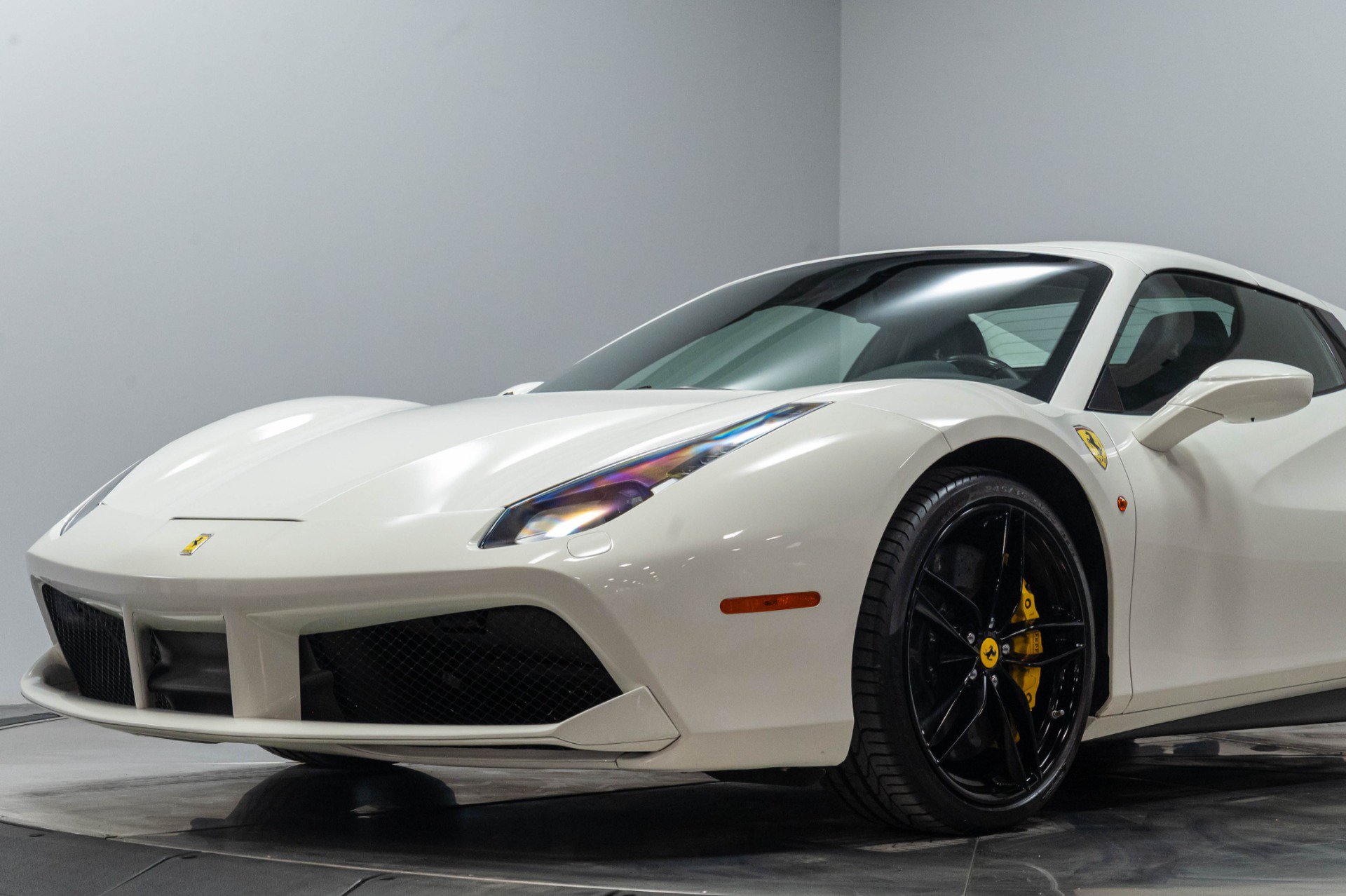 Used 2016 Ferrari 488 Spider RWD image 5