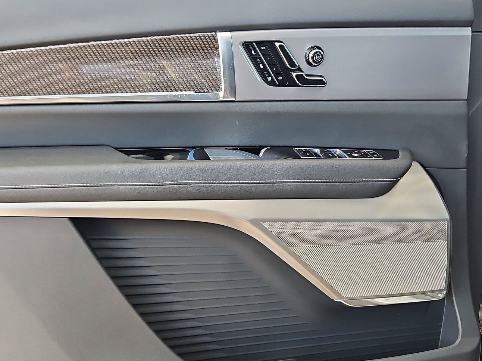 Certified 2026 Cadillac Vistiq Luxury w/ LPO, Floor Liner Package AWD/4WD image 16