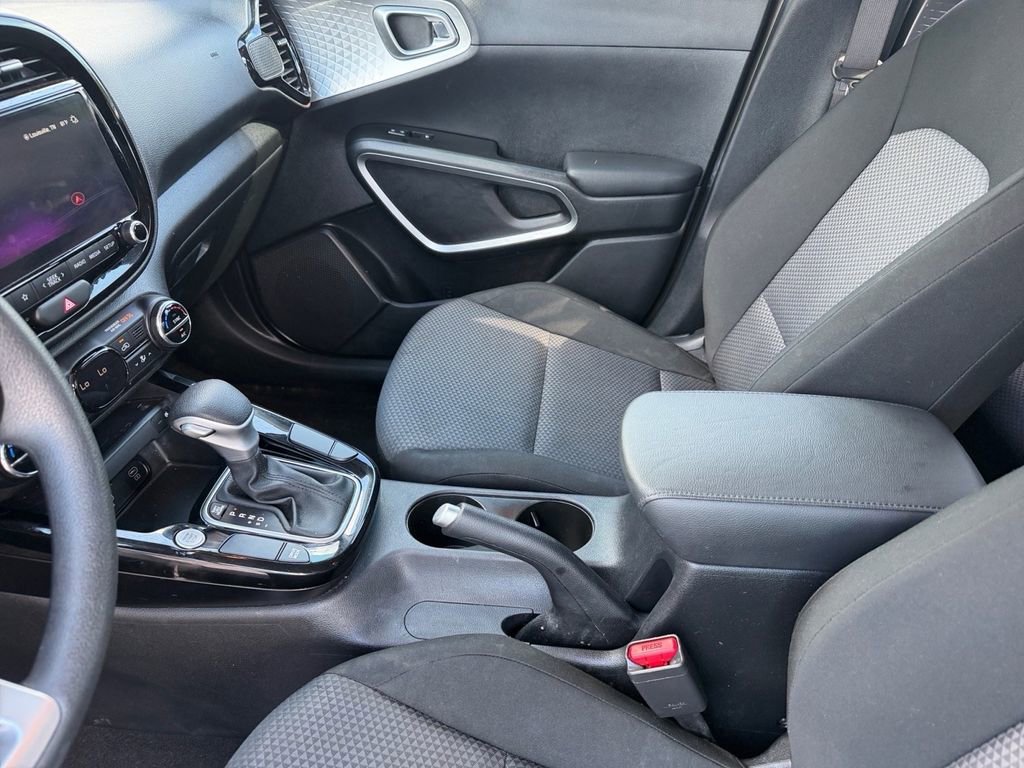 Used 2025 Kia Soul S FWD image 12