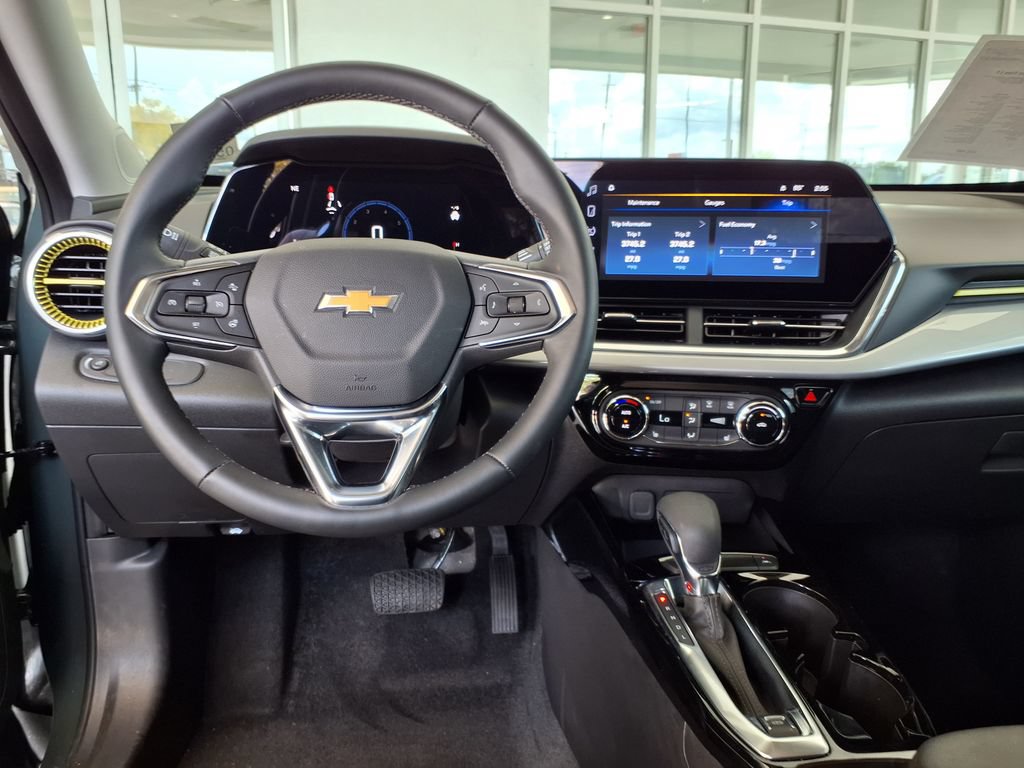 Used 2026 Chevrolet Trax LT w/ Driver Confidence Package FWD image 15