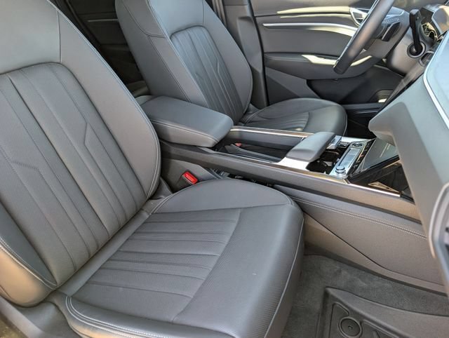 Used 2023 Audi e-tron Premium Plus AWD/4WD image 25
