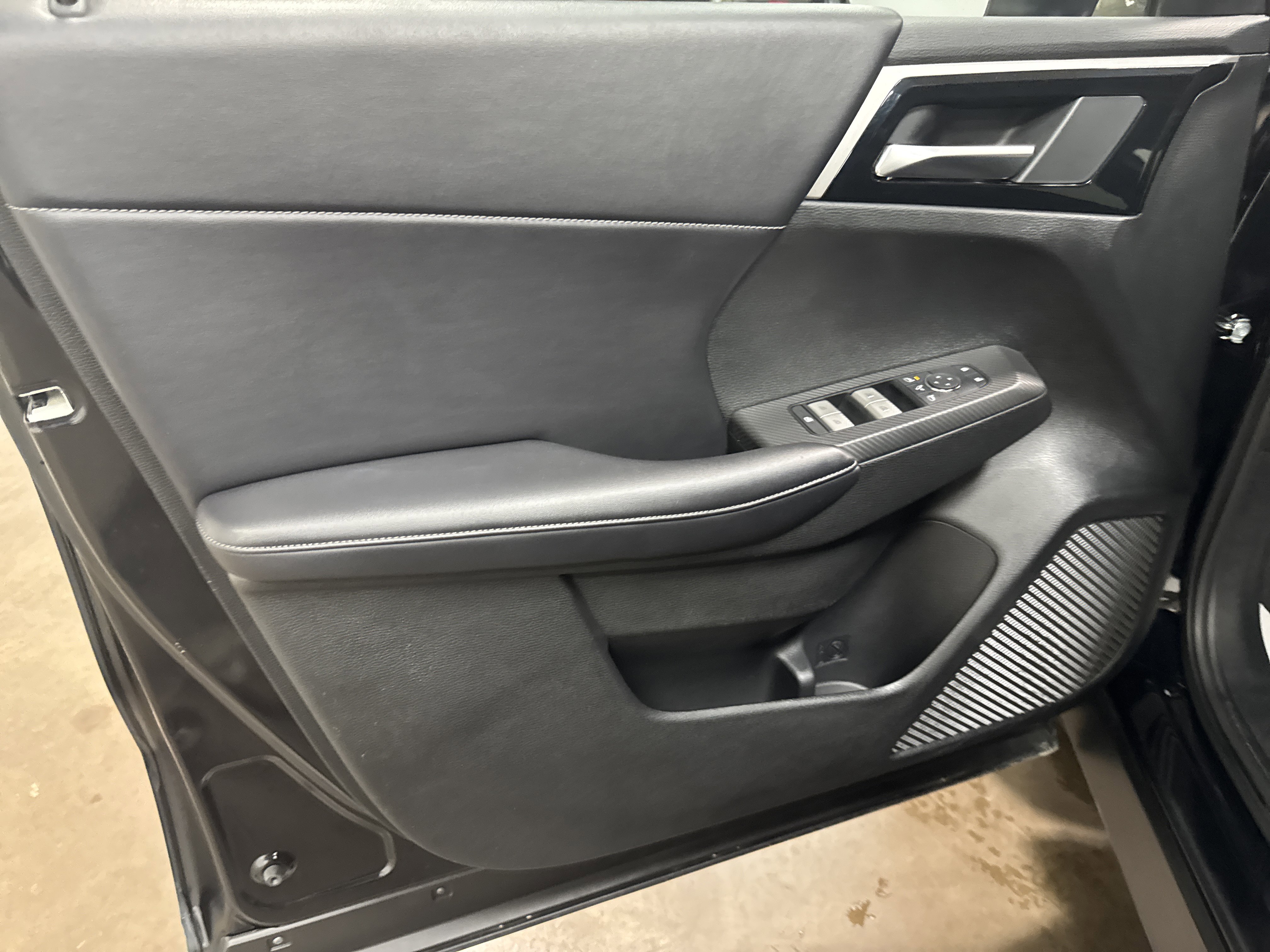 Used 2024 Mitsubishi Outlander SE image 14