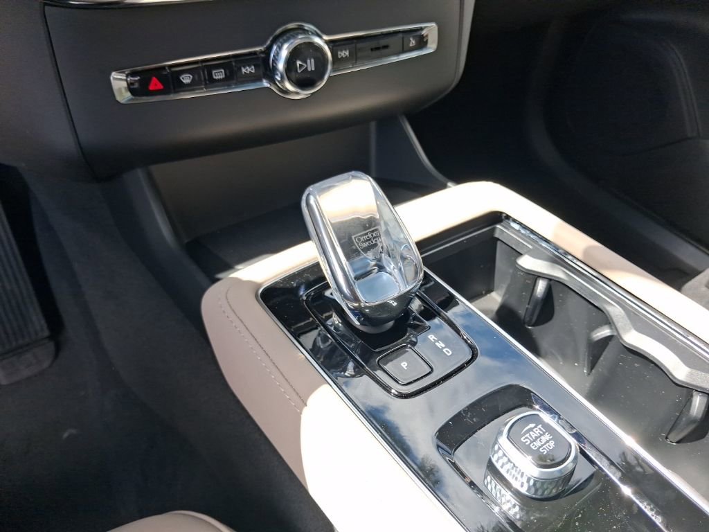 New 2026 Volvo XC90 T8 Plus w/ Protection Package Premier AWD/4WD image 10