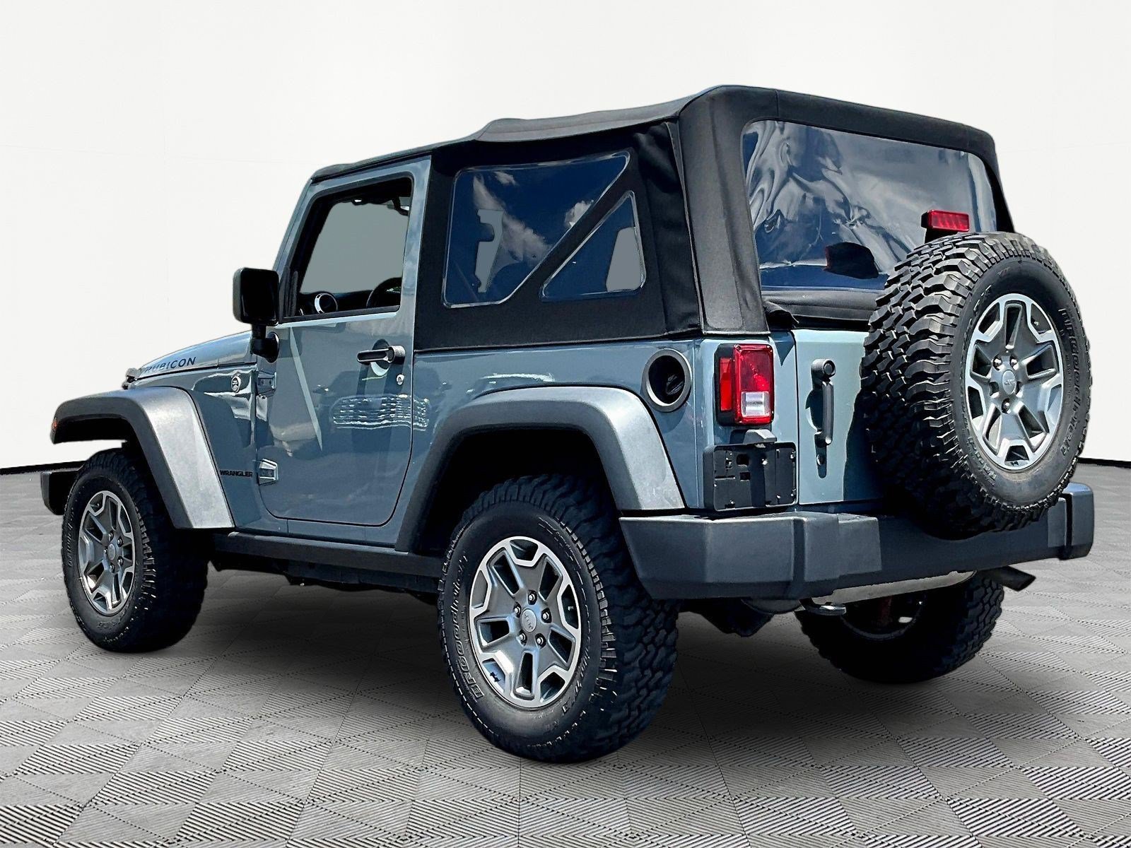 Used 2015 Jeep Wrangler Rubicon w/ Power Convenience Group AWD/4WD image 4