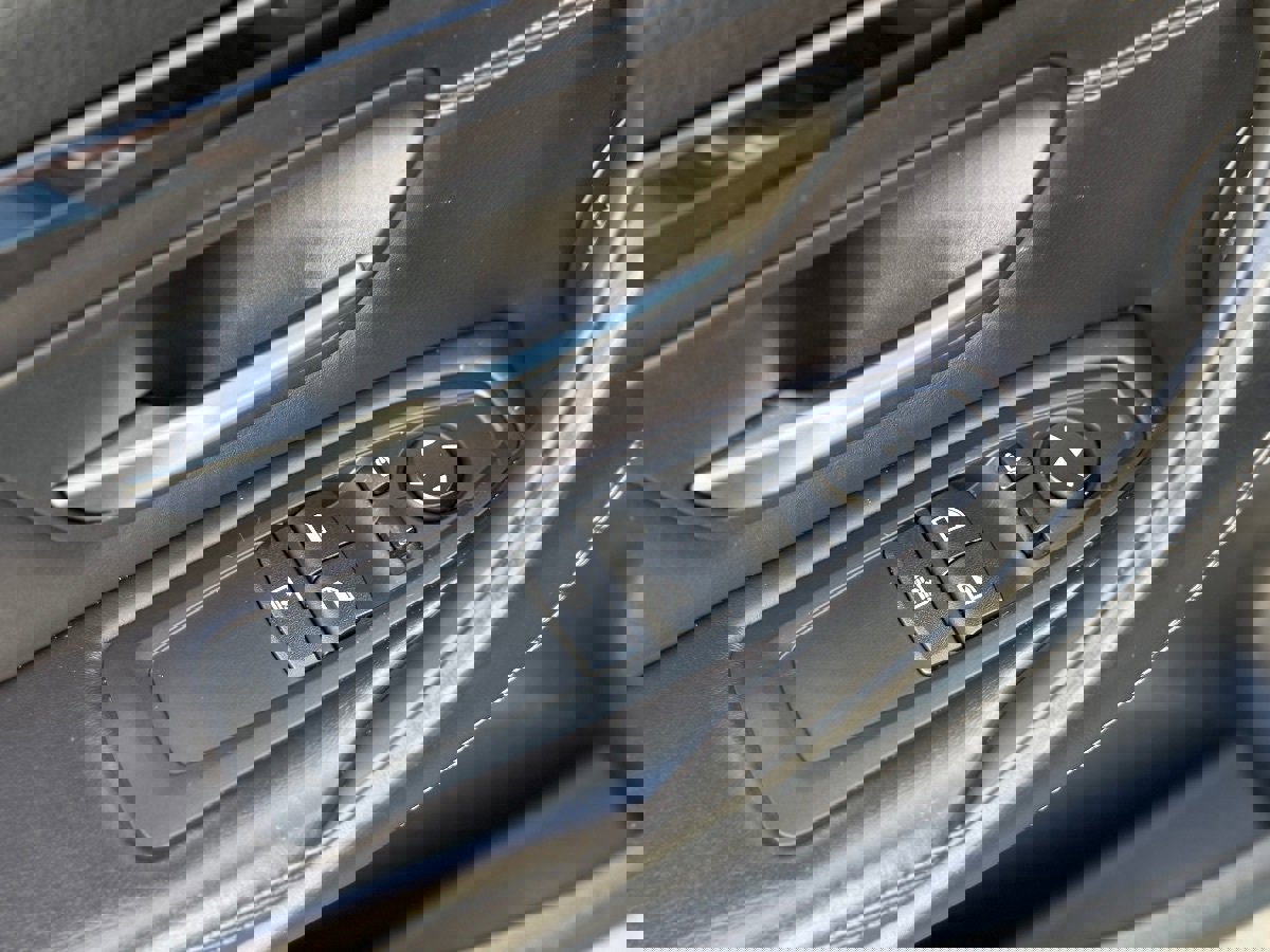 Used 2017 BMW M4 Coupe image 33