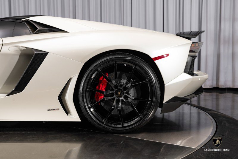 Used 2016 Lamborghini Aventador LP 700-4 image 28