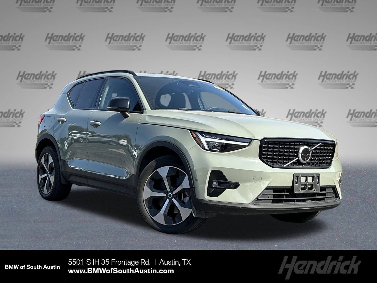 Used 2023 Volvo XC40 B5 Ultimate