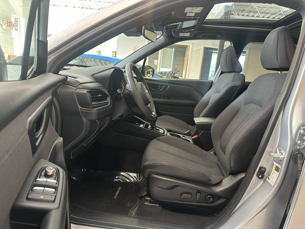 Used 2025 Subaru Forester Premium AWD/4WD image 7