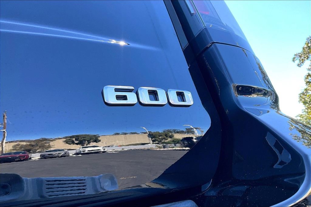 New 2026 Cadillac Escalade ESV 2WD w/ LPO, Floor Liner Package image 16