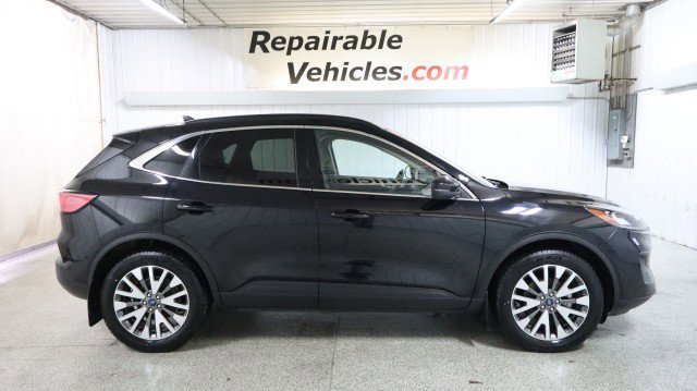 Used 2020 Ford Escape Titanium image 4