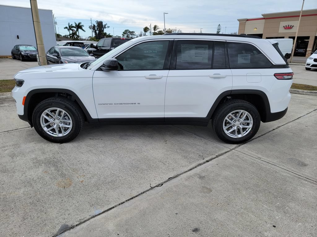 New 2026 Jeep Grand Cherokee Laredo X AWD/4WD image 2