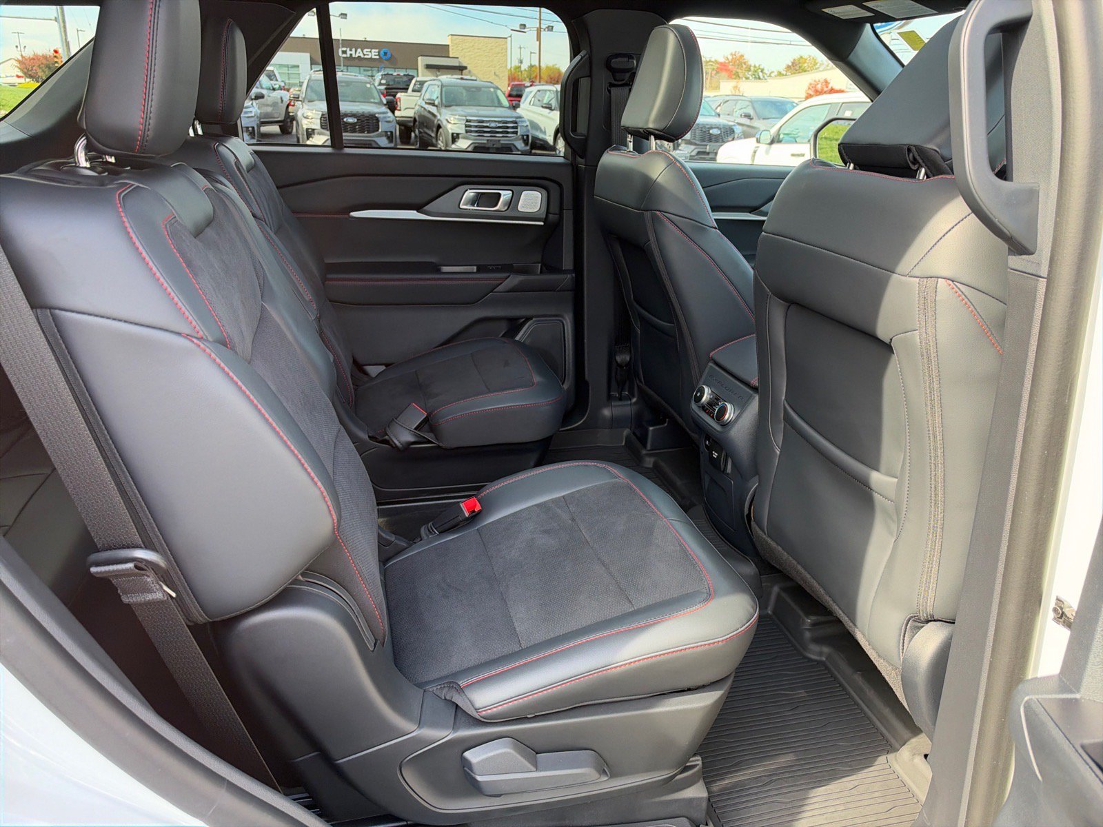 Used 2026 Ford Explorer ST AWD/4WD image 22