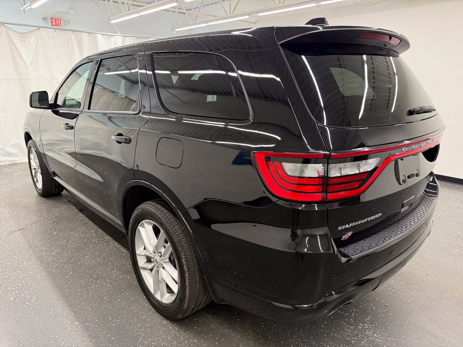 Used 2025 Dodge Durango GT AWD/4WD image 3