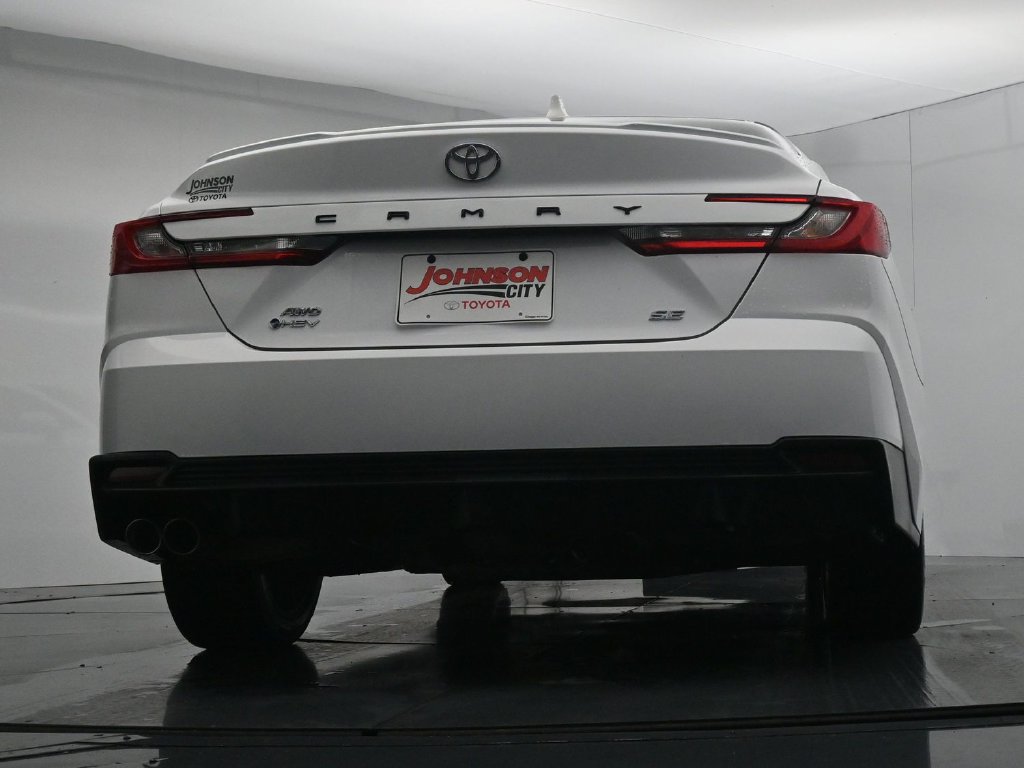 Used 2025 Toyota Camry SE AWD/4WD image 35