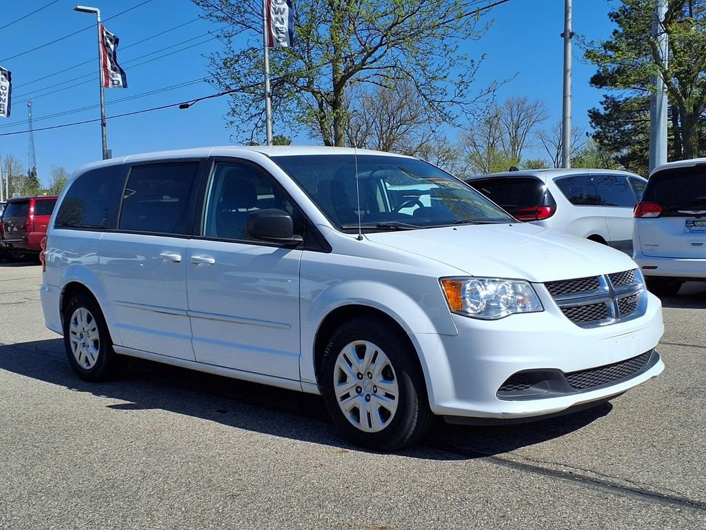 Used 2016 Dodge Grand Caravan SE w/ Quick Order Package 29E SE FWD image 3