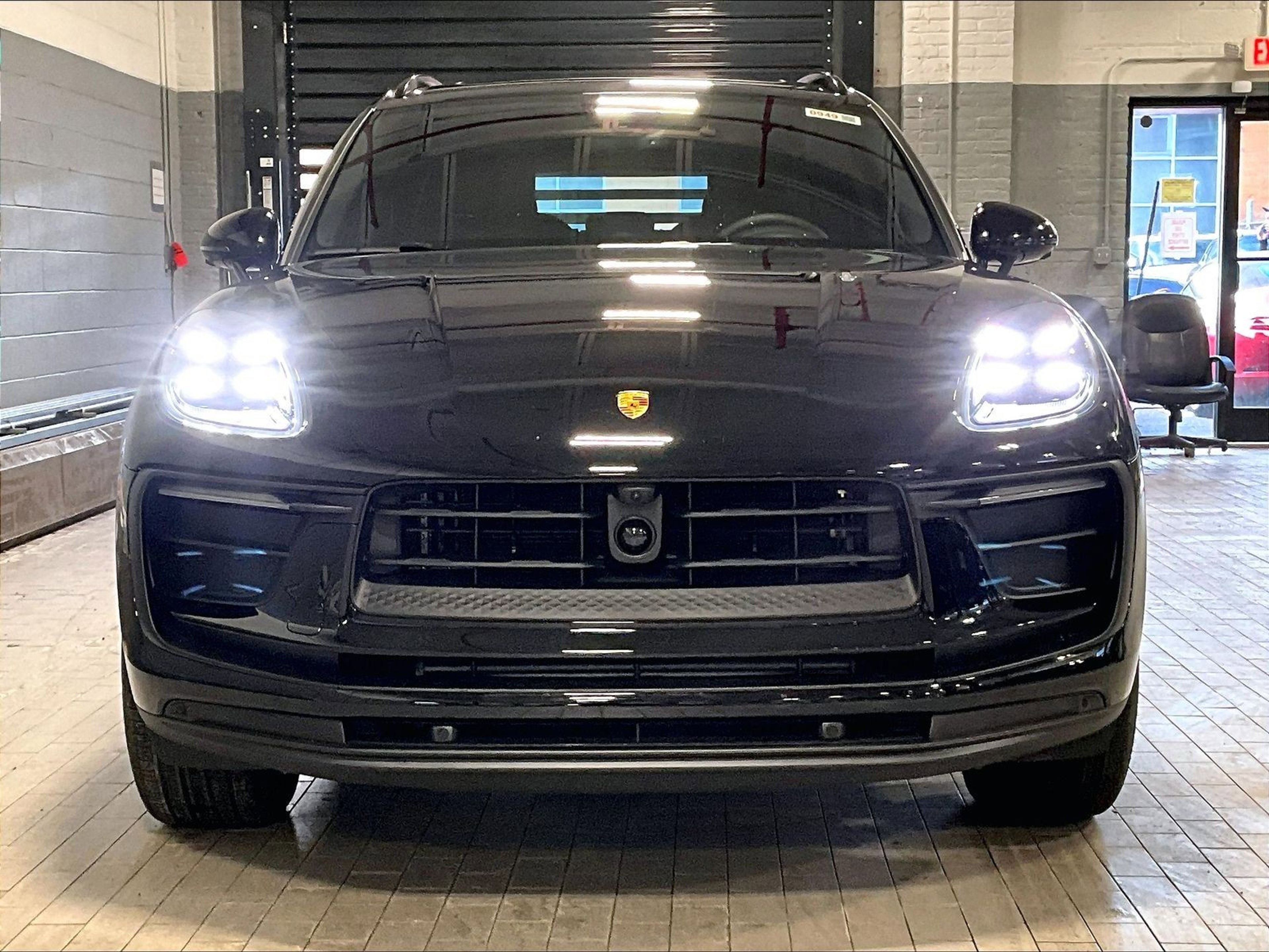 New 2026 Porsche Macan image 22