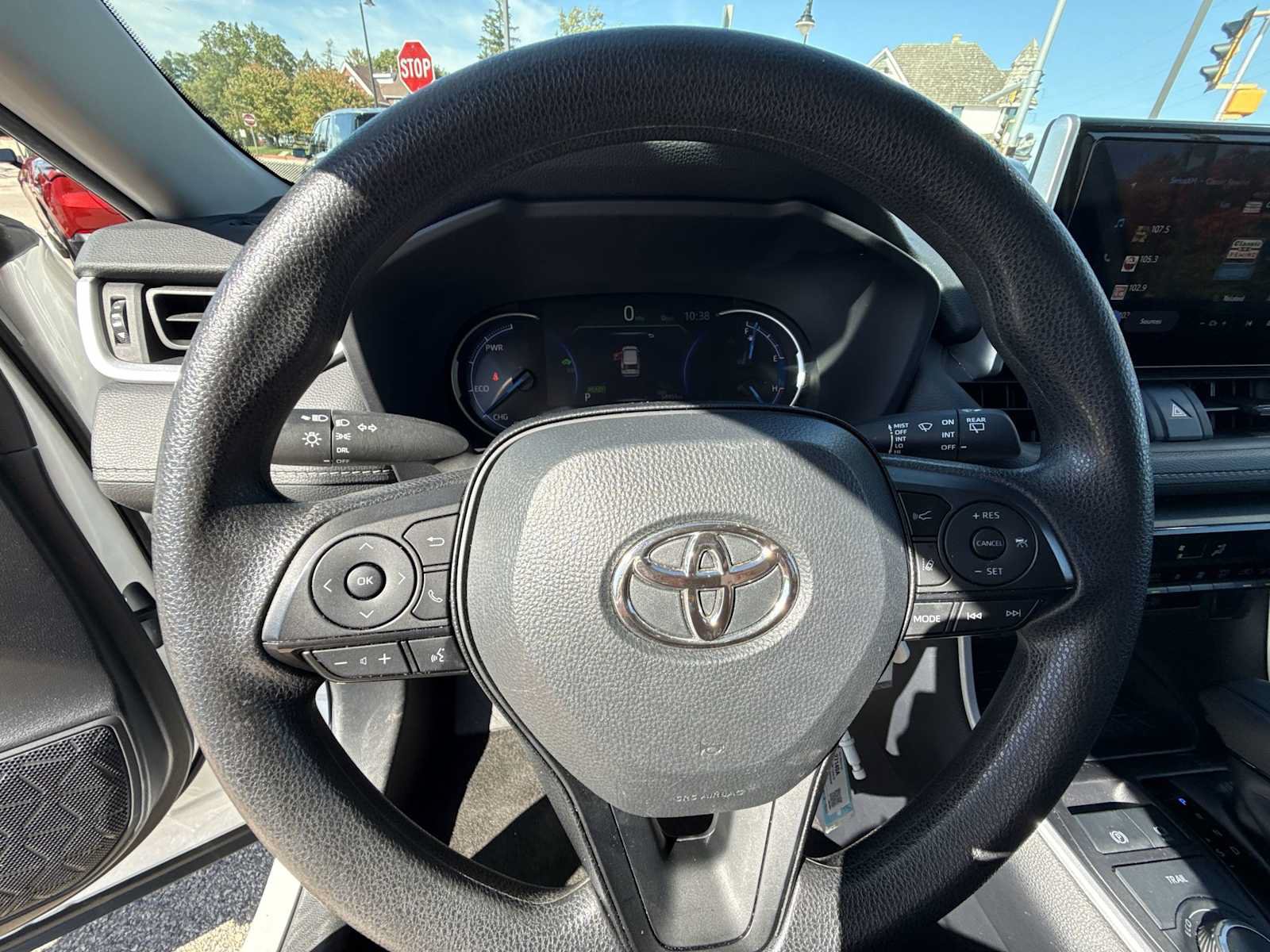 Used 2025 Toyota RAV4 LE AWD/4WD image 11