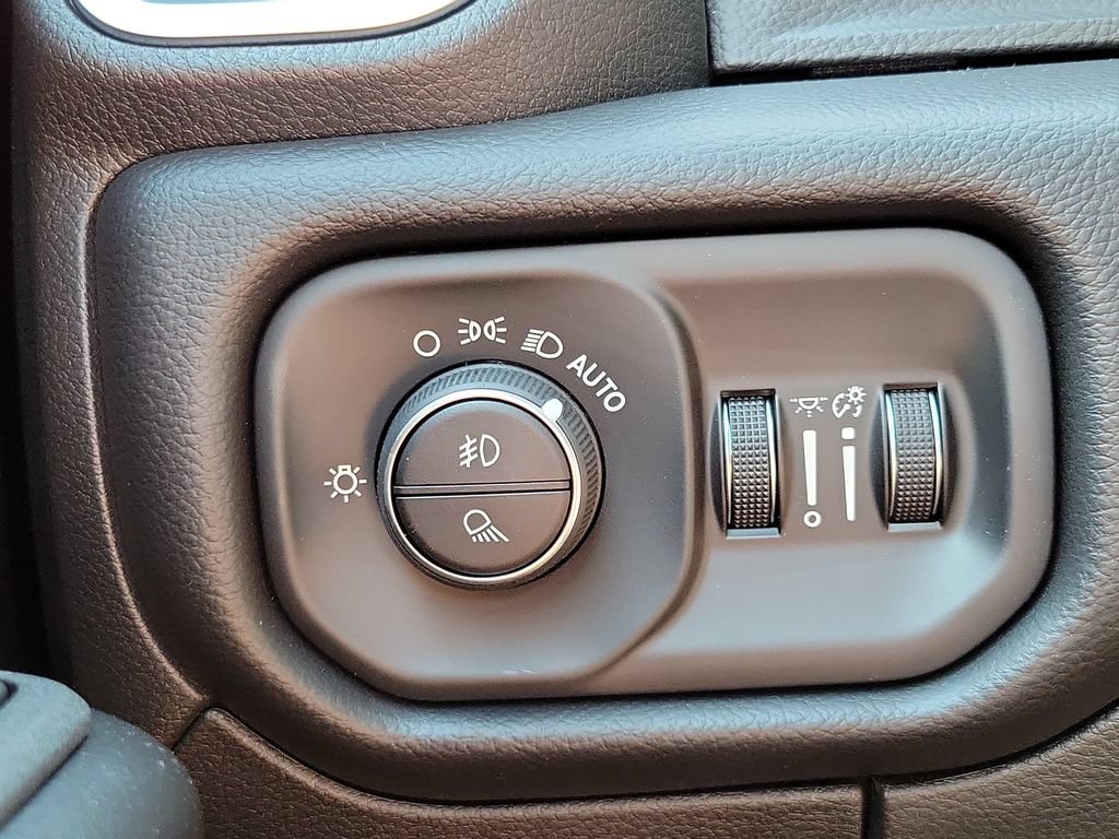 New 2026 RAM 1500 Big Horn AWD/4WD image 24