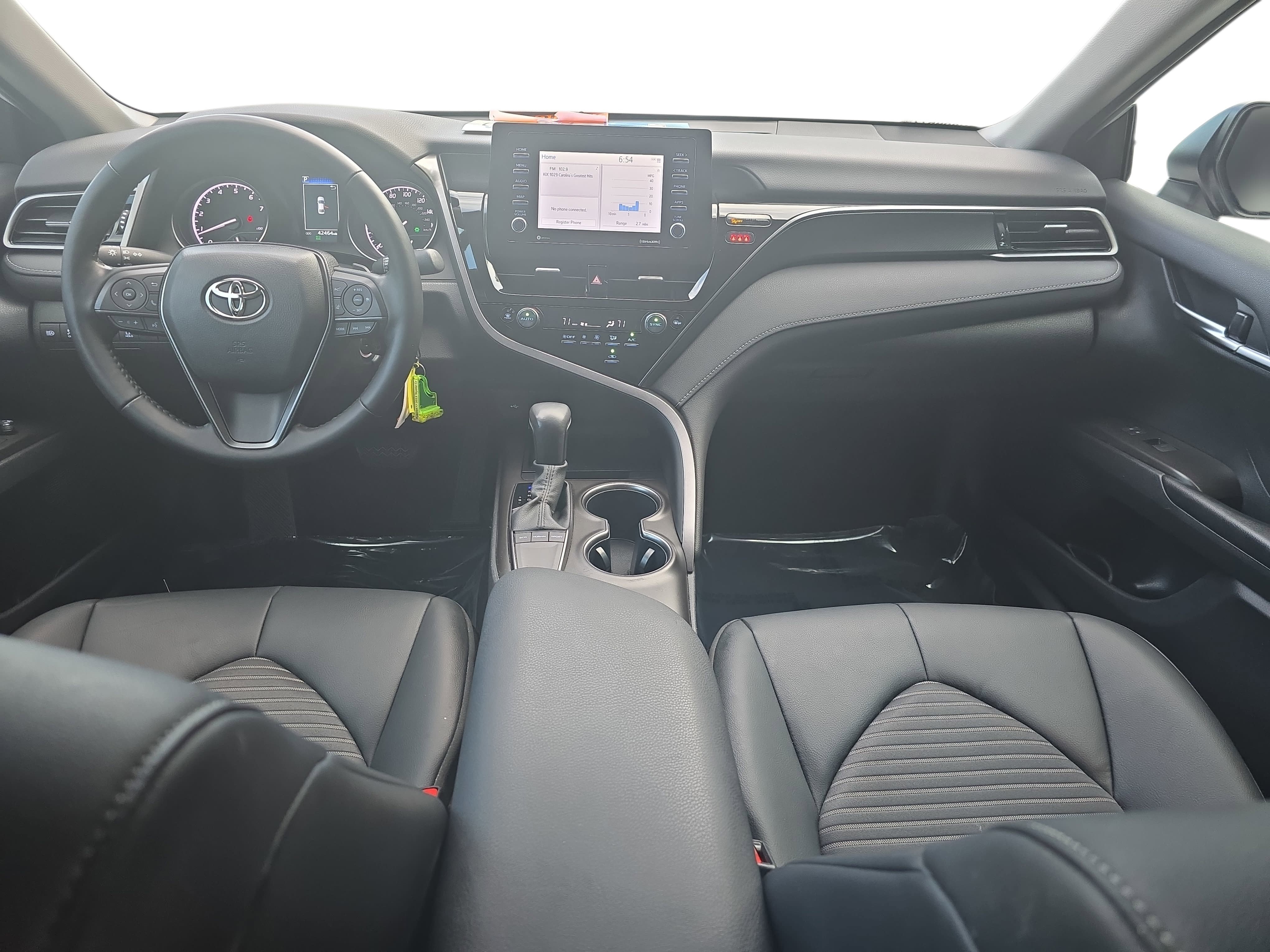 Used 2023 Toyota Camry SE FWD image 9